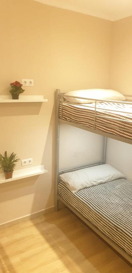 Hostel Traveller Host Madryt Zewnętrze zdjęcie