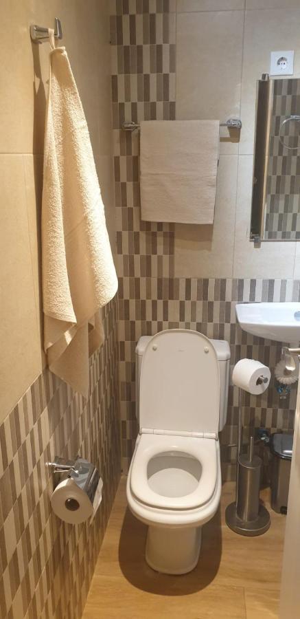 Hostel Traveller Host Madryt Zewnętrze zdjęcie