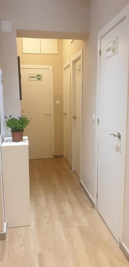 Hostel Traveller Host Madryt Zewnętrze zdjęcie