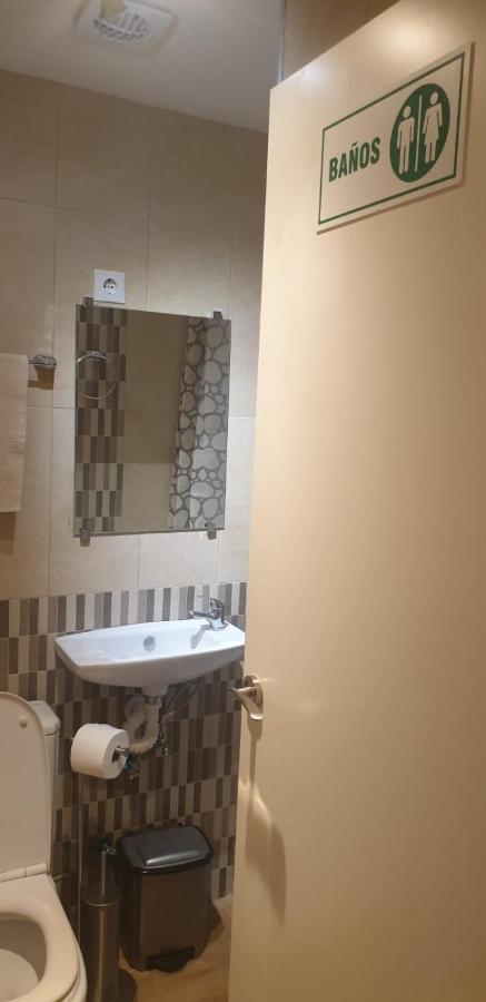 Hostel Traveller Host Madryt Zewnętrze zdjęcie